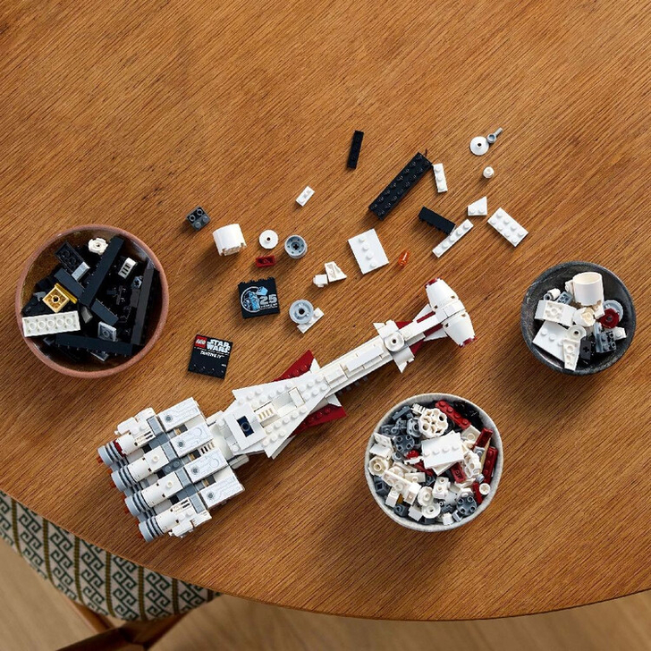 LEGO STAR WARS TANTIVE IV™ 75376